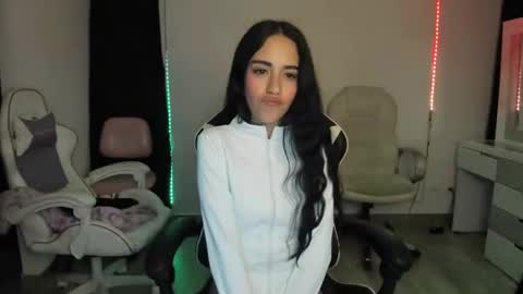 kaylie online show from February 26, 3:57 am