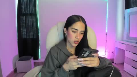 kaylie online show from December 17, 8:32 pm