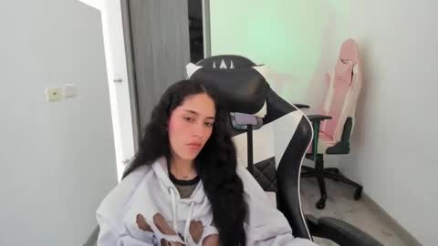 kaylie online show from January 15, 4:49 pm