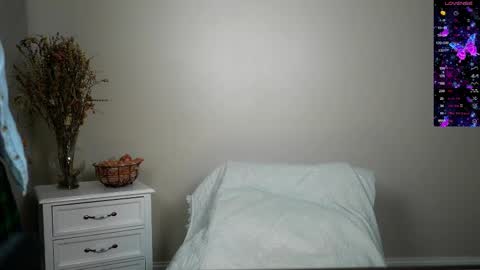 EliandKylie online show from March 2, 6:48 am