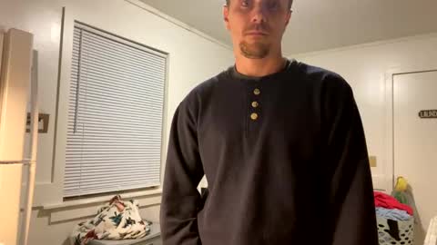 Snapshot of kcdowdy90 chatting on February 16, 2:42 am rowdy6969 online show from February 16, 2:42 am