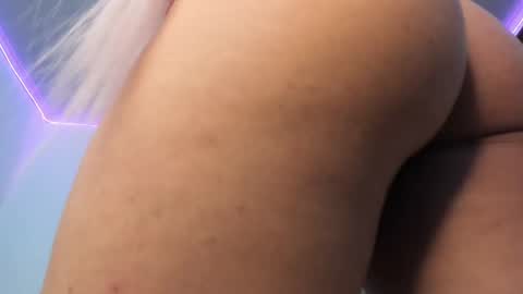 Keidy Monday to Saturday from 200 pm to 810pm  UTC-5 Colombia Time online show from February 26, 10:26 pm