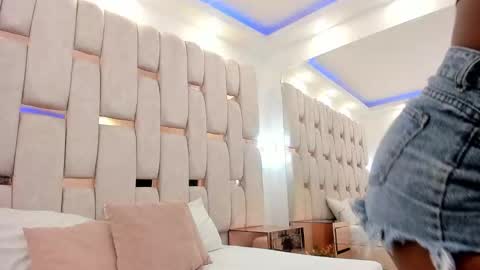 Keira River  online show from November 27, 1:02 am