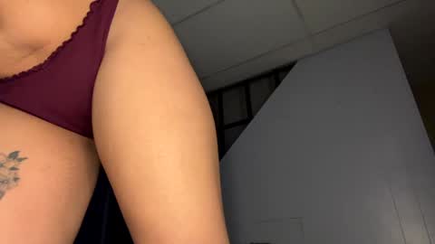 kelinax12 online show from January 7, 6:38 am