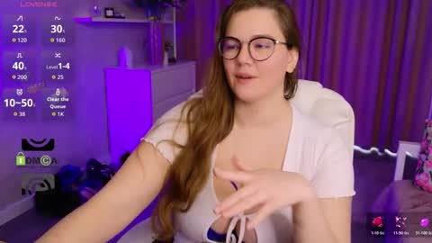 kellielowie online show from March 31, 7:20 am