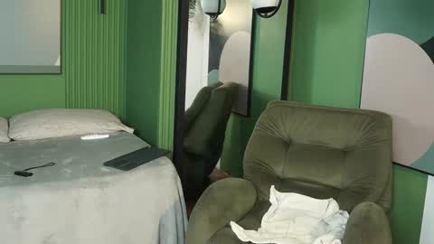 kelly__thomson online show from April 2, 3:41 pm