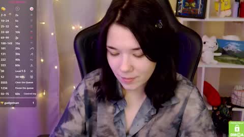 Kelly online show from March 14, 1:37 pm