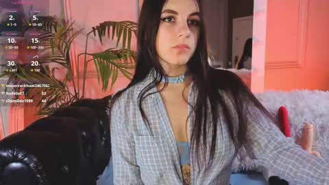 Kelly online show from November 22, 3:43 pm