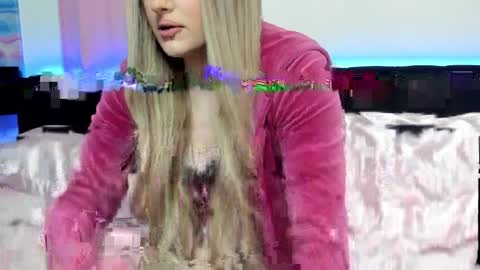 Kelly Cocksin online show from April 6, 7:48 pm