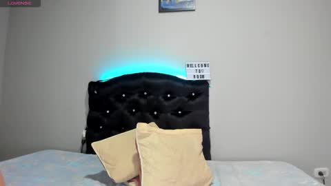 Snapshot of kellymillian_ chatting on October 16, 9:24 pm kellyMillian  online show from October 16, 9:24 pm