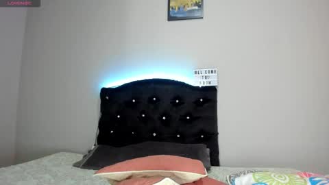Snapshot of kellymillian_ chatting on October 21, 9:29 pm kellyMillian  online show from October 21, 9:29 pm