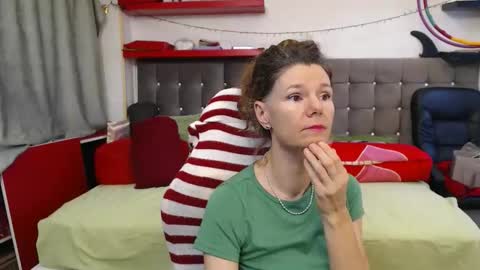 kelly online show from November 19, 11:42 am