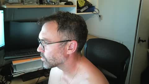 kelvin06133 online show from August 4, 8:16 pm