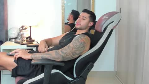 ken_mailik online show from October 25, 6:57 am