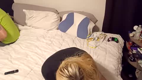 kenandkenzie online show from May 18, 4:18 am