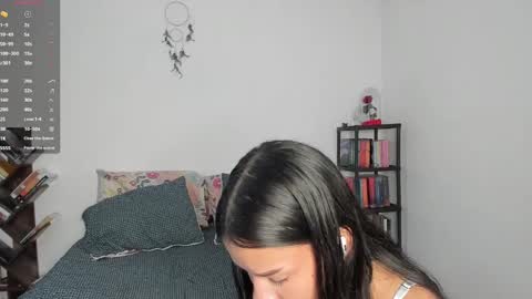 Kendal online show from December 23, 3:00 pm