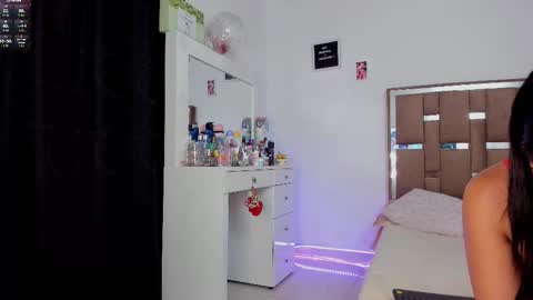 Kendall ewers online show from November 21, 11:58 pm