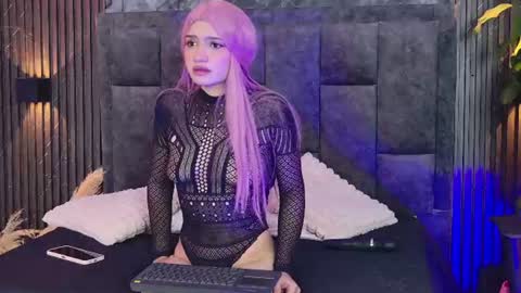kendall_ll online show from June 4, 9:10 pm
