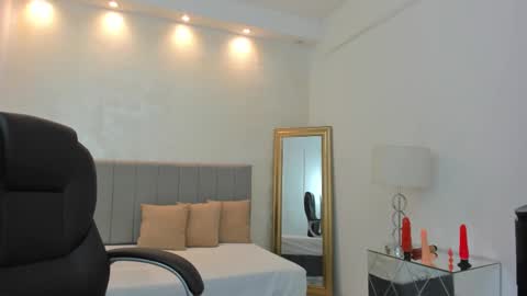 kendall_roous online show from September 18, 8:57 pm