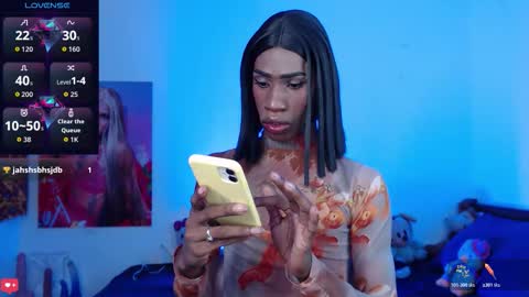 kendallgil_ online show from November 14, 7:32 am