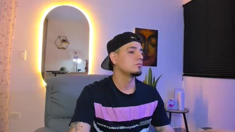 kendel_dimitri online show from February 19, 6:12 am