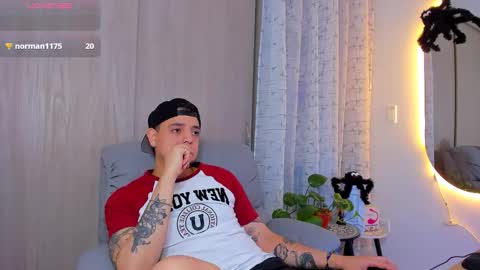 kendel_dimitri online show from October 14, 4:04 am