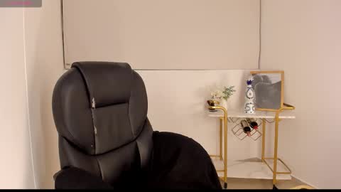 kendra  Benz online show from November 23, 10:35 am