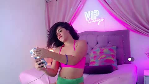 K E N D R A  online show from January 23, 3:48 am