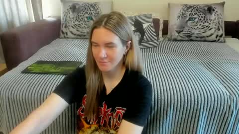 Kendra online show from June 16, 2:26 am