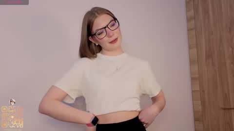 Lisa online show from March 11, 6:33 pm