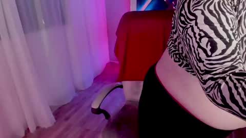 Kenzie online show from March 4, 10:38 pm