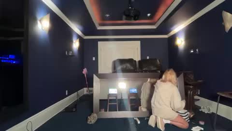 kenziesmithh online show from October 12, 5:04 pm