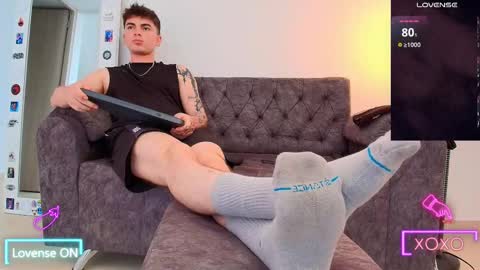 Snapshot of kev_zapata chatting on February 27, 4:10 pm KEV online show from February 27, 4:10 pm