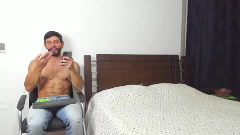 kevin_malone22 online show from February 11, 4:33 am