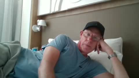 kevlooking4sez online show from June 17, 3:39 pm