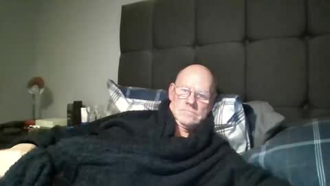 kevlooking4sez online show from March 28, 1:51 am