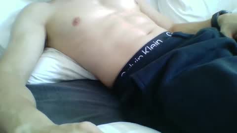 kevmakemewet online show from October 5, 6:15 pm