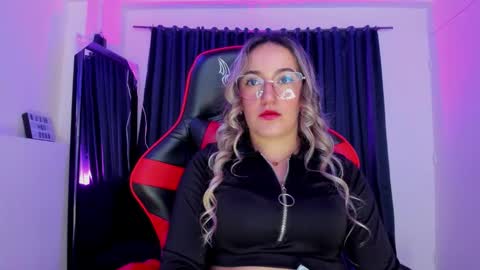 Keyth  online show from February 19, 6:18 pm