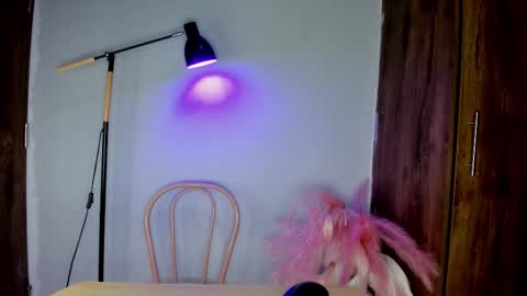 khate_smith online show from March 5, 3:32 pm