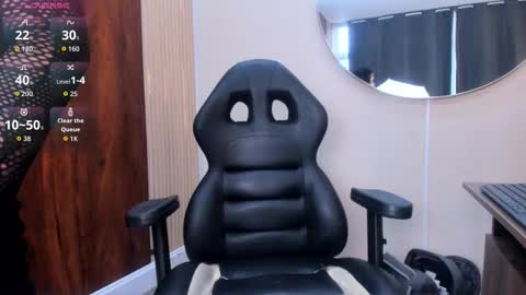 khateandersson online show from September 22, 8:35 pm