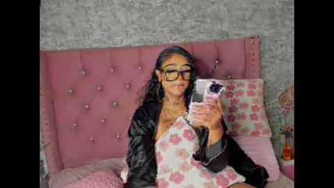 Khelany Isyy  online show from December 19, 4:13 pm