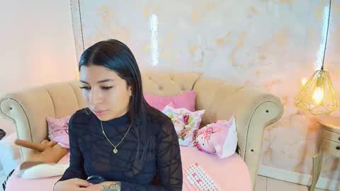 Khloe online show from December 18, 5:25 am