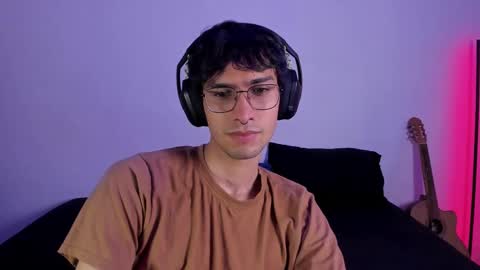 khozler_ online show from February 17, 2:42 am