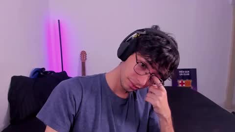 khozler_ online show from March 11, 6:19 am