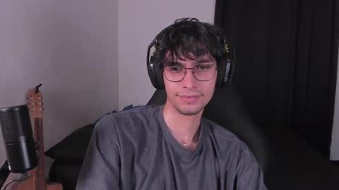 khozler_ online show from September 15, 5:20 am