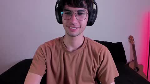 khozler_ online show from February 24, 3:23 am