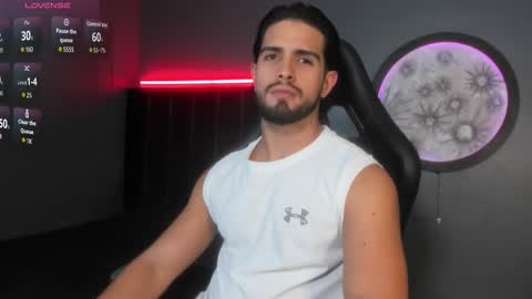 Khriss brown online show from December 15, 10:06 pm