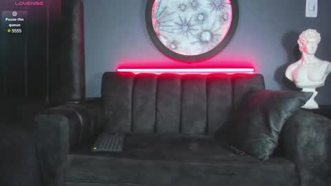 Khriss brown online show from February 12, 9:54 pm