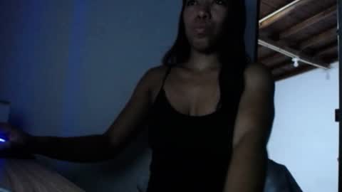 kiim_juicy_ online show from February 13, 12:32 pm