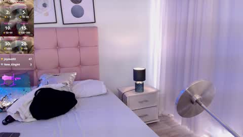 kIKI online show from November 26, 6:37 pm